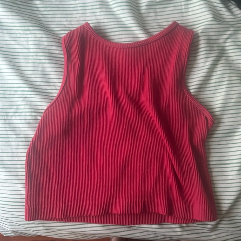 Ribbed tank